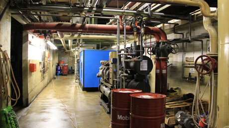 „ZF Friedrichshafen“ senoji suspausto oro pastotė