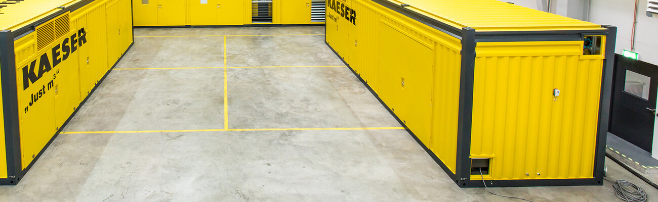 Trys „Kaeser Kompressoren“ suspausto oro konteinerinės pastotės Linco mieste.