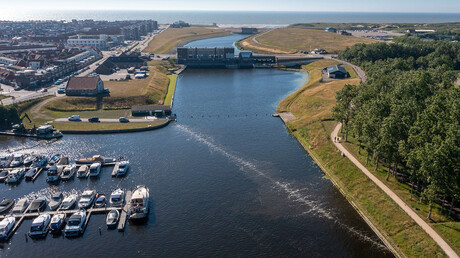 „The Great Bubble Barrier“ burbulų uždanga Katwijke / Nyderlanduose.